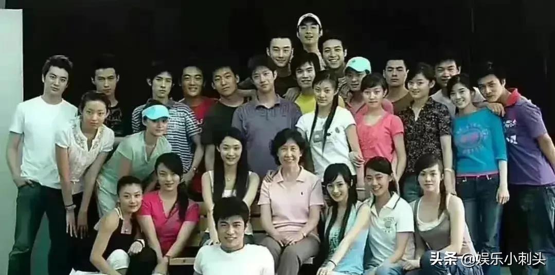 陈赫郑恺的同班同学都有谁（娱乐圈同班同学名单） 25