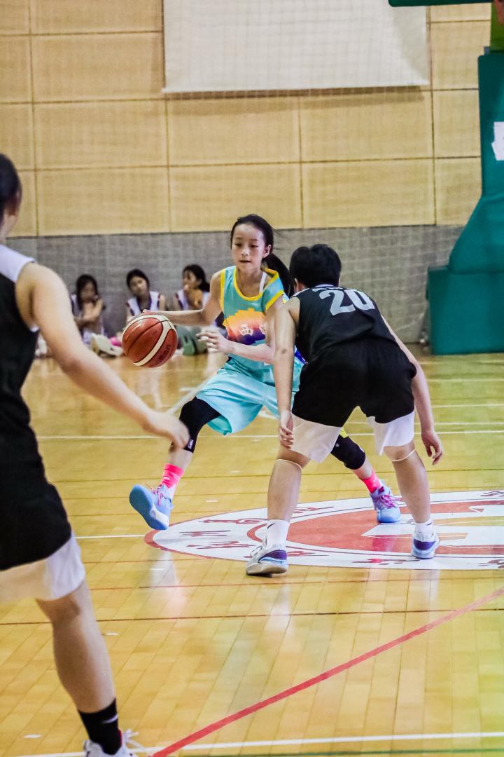 狂飙里的小黄瑶拿了篮球联赛冠军（杭州女子篮球联赛冠军篮球小黄瑶） 5