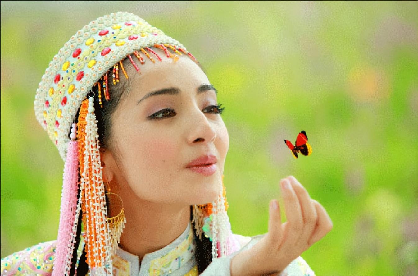 新疆明星美女有哪些（娱乐圈的五大维吾尔族美女） 31