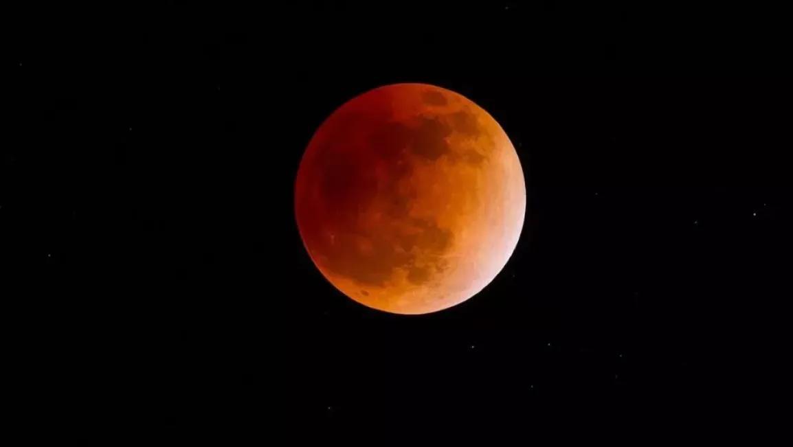 看见血月出现意味着什么（民间传说红月亮出现的三种征兆） 3