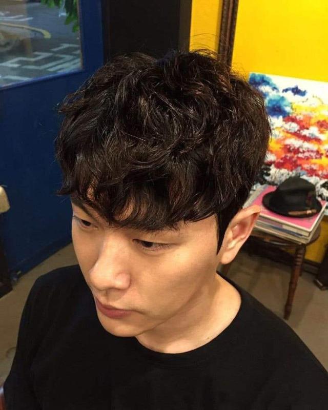 韩国男生流行发型有哪些（韩剧出镜率最高的四种发型） 27