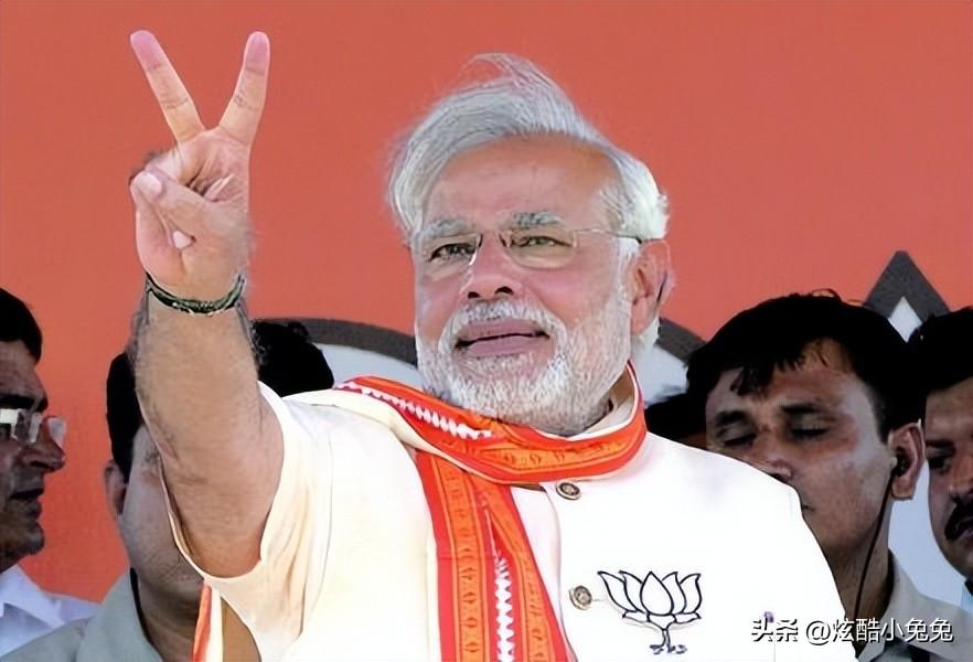 印度总理莫迪疯狂现身视频（莫迪AI合成跳舞视频疯传） 13