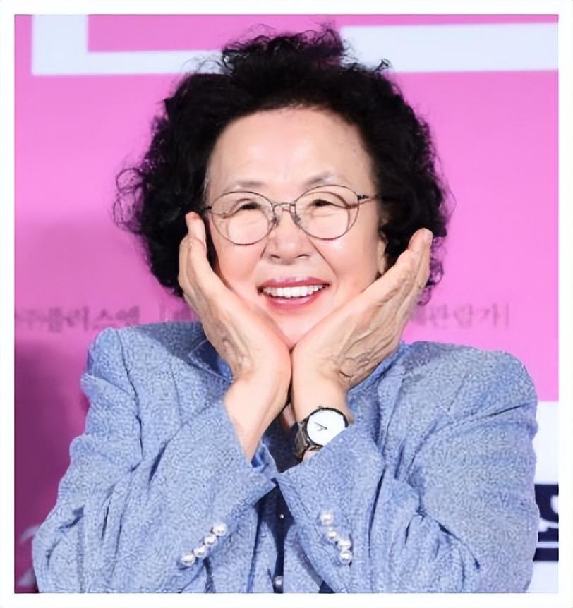 韩国演员罗文姬丈夫因病离世（90岁老骨戏罗文姬老公去世） 7